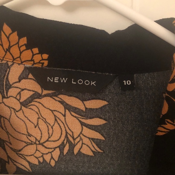 New Look blouse with beautiful flower design - Picture 5 of 5